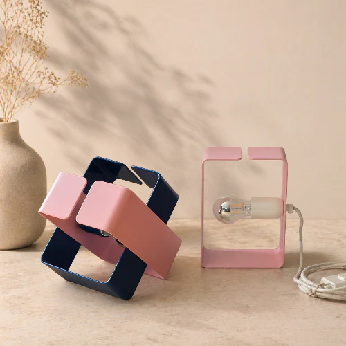 lampes design bleu et rose signature et fabrication francaise 5802510a e76e 496a 874b f59609798ca8