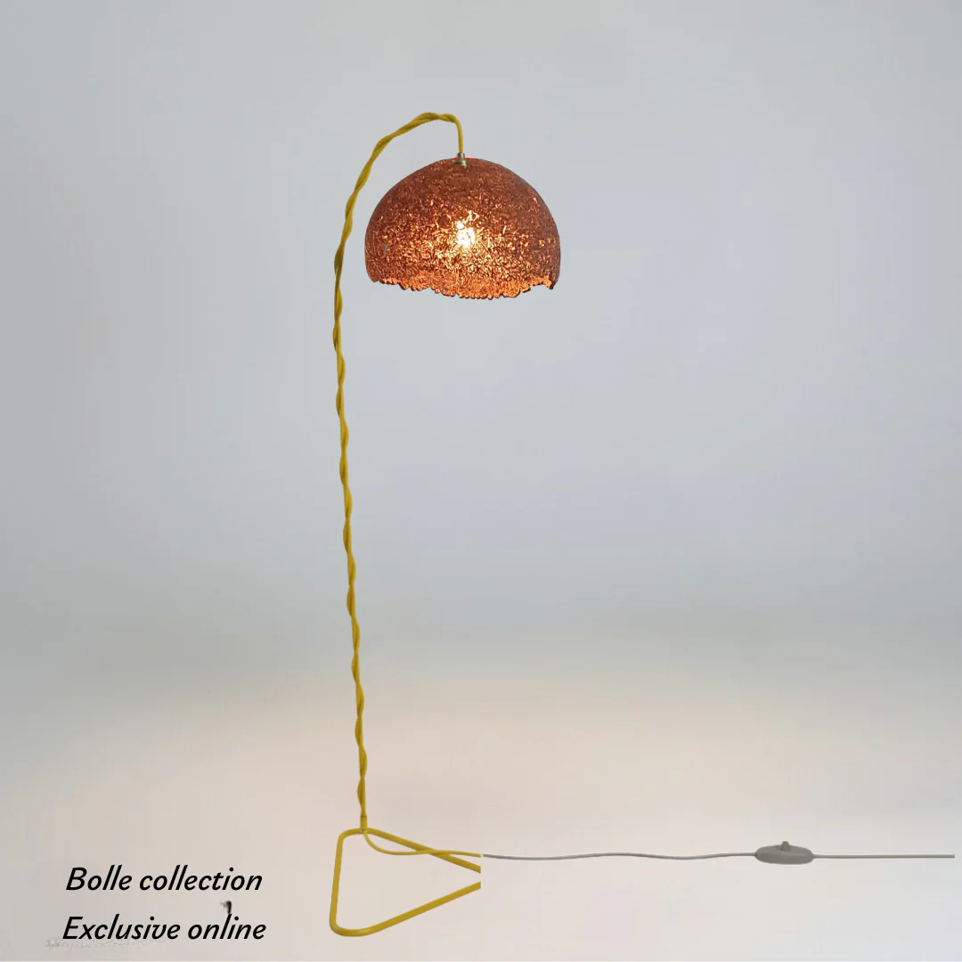 lampadaire artisanel en dentelle de carton et fer de beton teinte fabication francaise pied couleur jaune png